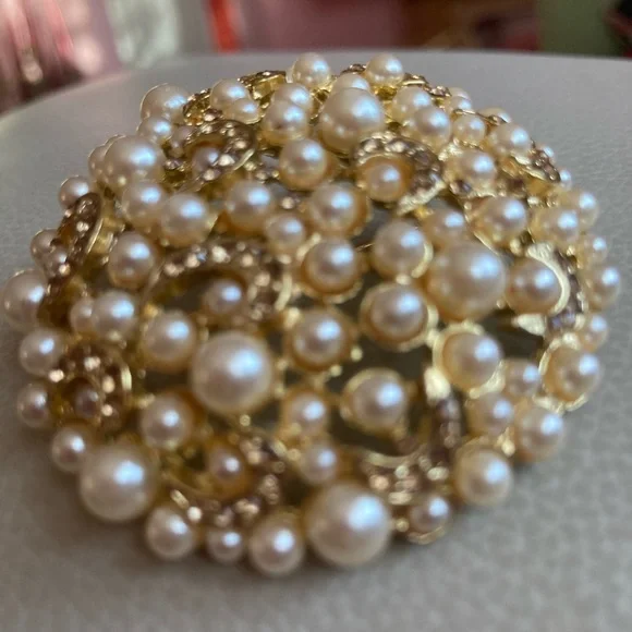 Gorgeous brooch - Picture 2 of 4